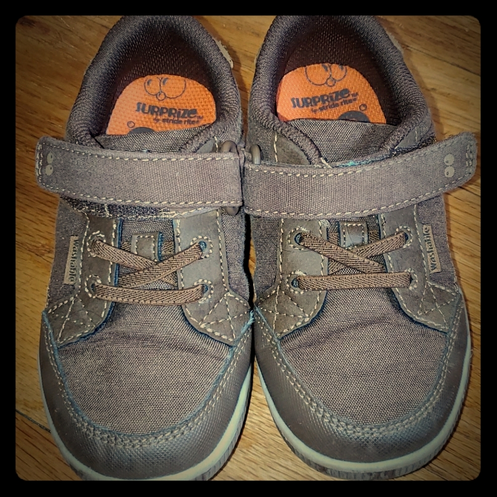 Toddler Stride Rite brown shoes size 10-Washable!